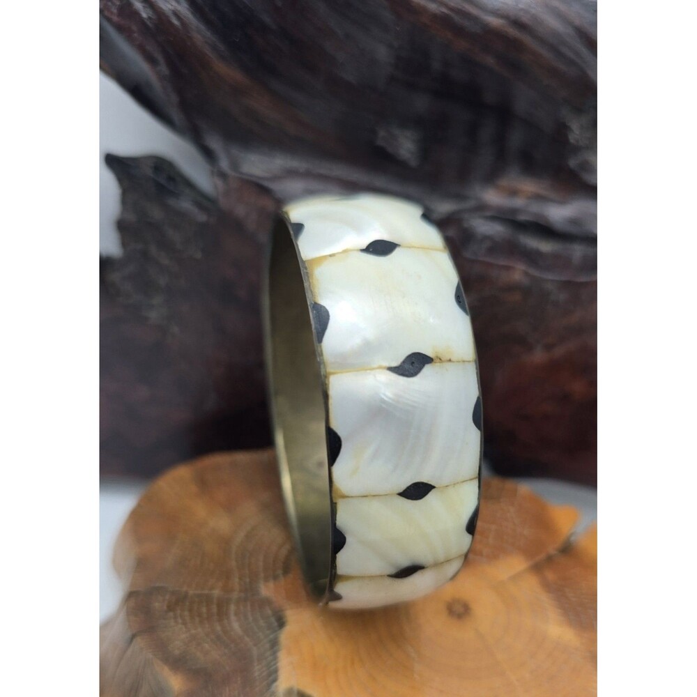 Brass & Mother of Pearl w Onyx Inlay Bangle Bracelet Vintage